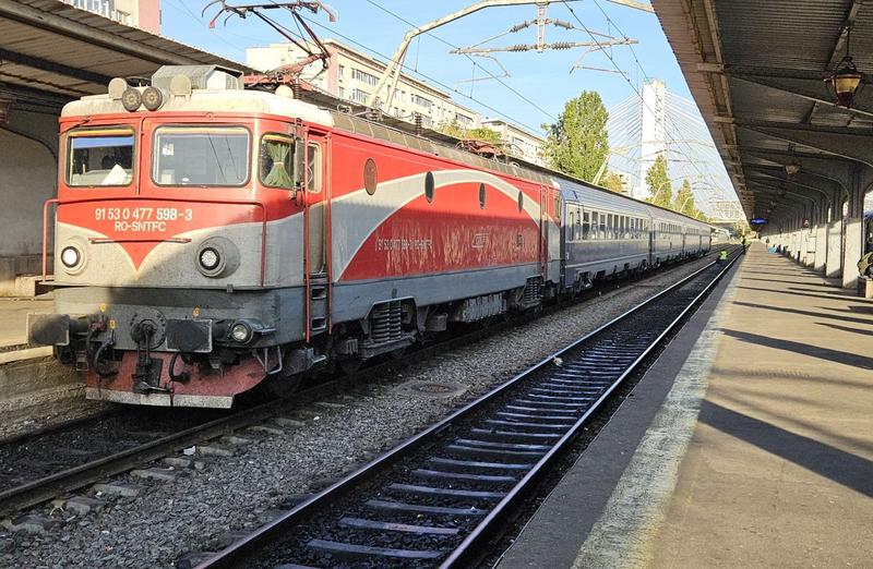 Tren CFR Calatori, Foto: Vlad Barza / HotNews.ro