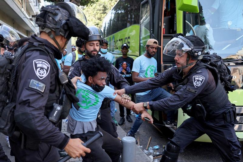Confruntări violente între poliţia israeliană şi migranţi din Eritreea, Foto: JACK GUEZ / AFP / Profimedia