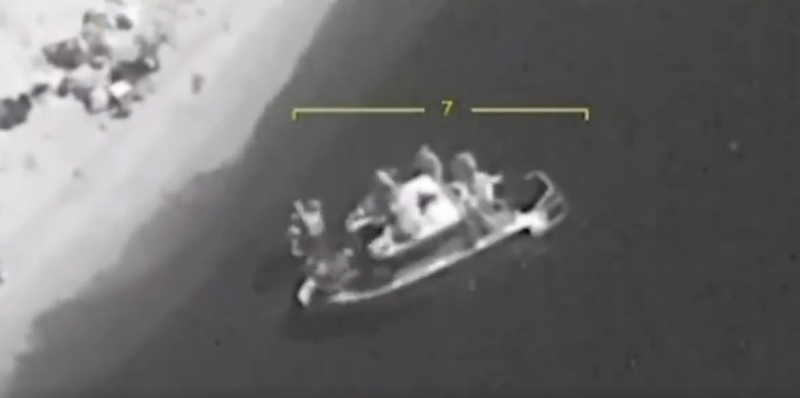 barca rusa distrusa cu o drona Bayraktar de catre ucraineni la Marea Neagra, Foto: Captura video