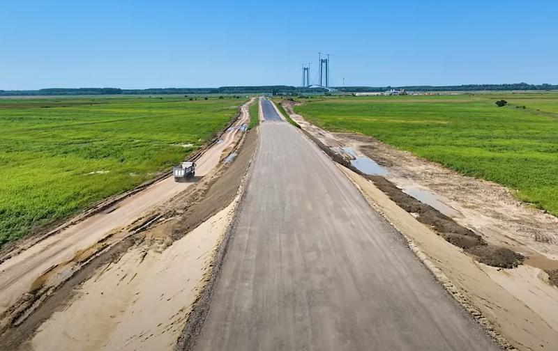 Drumul de legatura de la Jijila la Podul de la Braila, Foto: Captura Youtube / Raducu P Drum