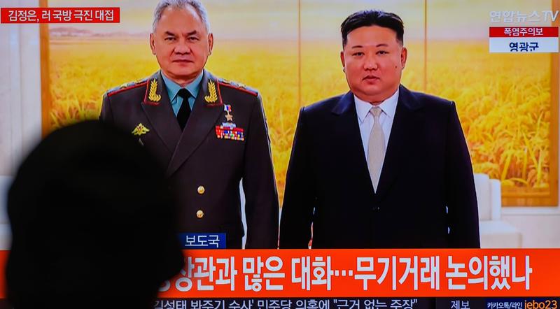 Serghei Soigu alaturi de Kim Jong Un in timpul vizitei sale la Phenian, Foto: SOPA Images / Sipa Press / Profimedia