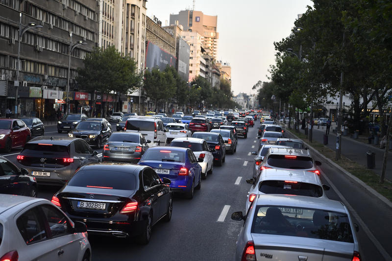 Aglomerație în București, Foto: Inquam Photos / Alex Nicodim