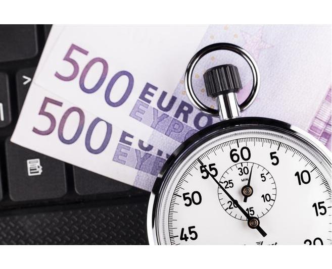 euro-bani-computer-cronometru, Foto: Dreamstime