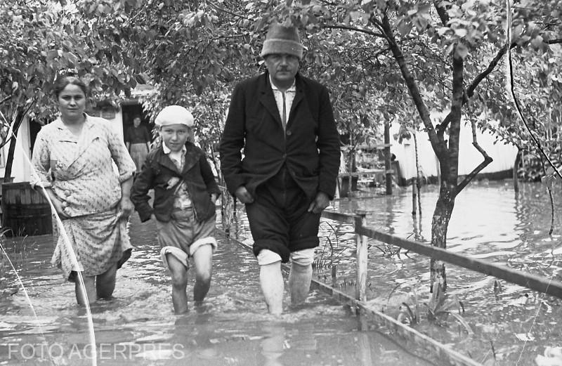 Străzi inundate în București în 1927, Foto: AGERPRES