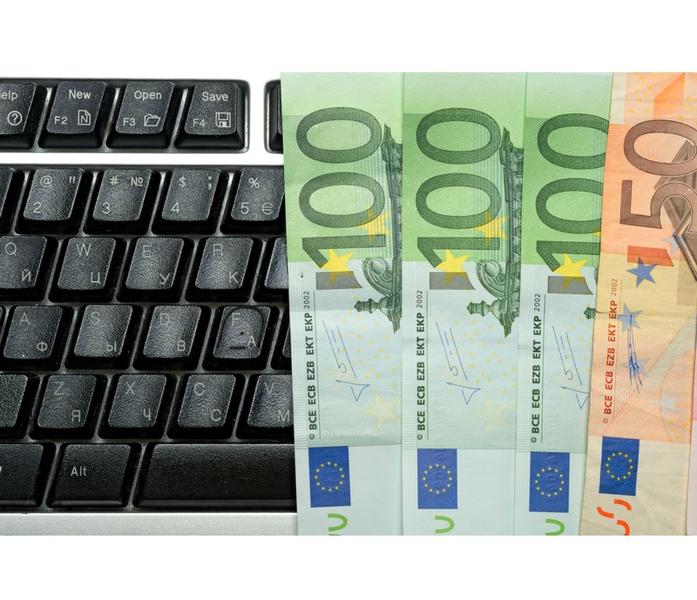 euro-bani-computer, Foto: Dreamstime