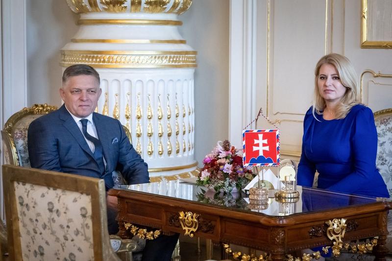 ​Președinta Slovaciei, Zuzana Caputova, și Robert Fico, desemnat premier, Foto: VLADIMIR SIMICEK / AFP / Profimedia