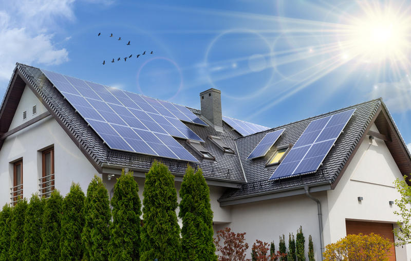 Panourile solare, o rețetă tot mai folosită pentru eficientizarea energetică a clădirilor, Foto: Shutterstock