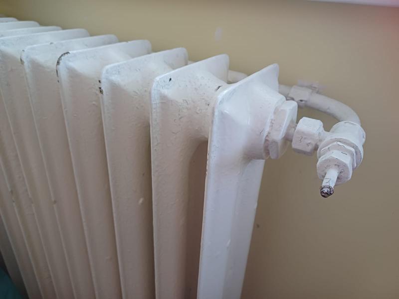 Calorifer vechi, fără repartitoare, Foto: Hotnews