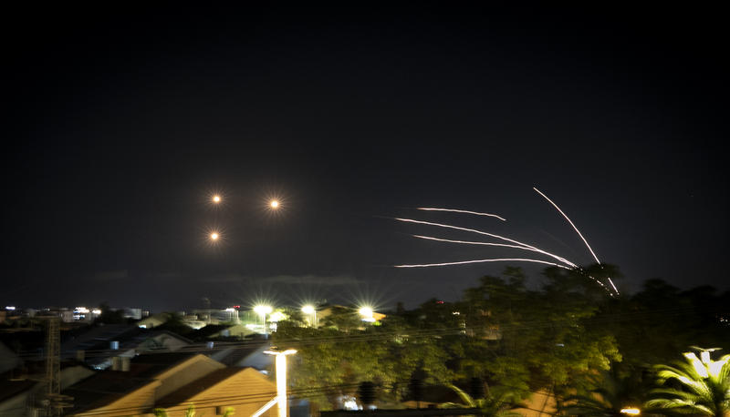 Rachete Iron Dome israeliene interceptând rachete trase din Gaza, Foto: Chen Junqing / Xinhua News / Profimedia