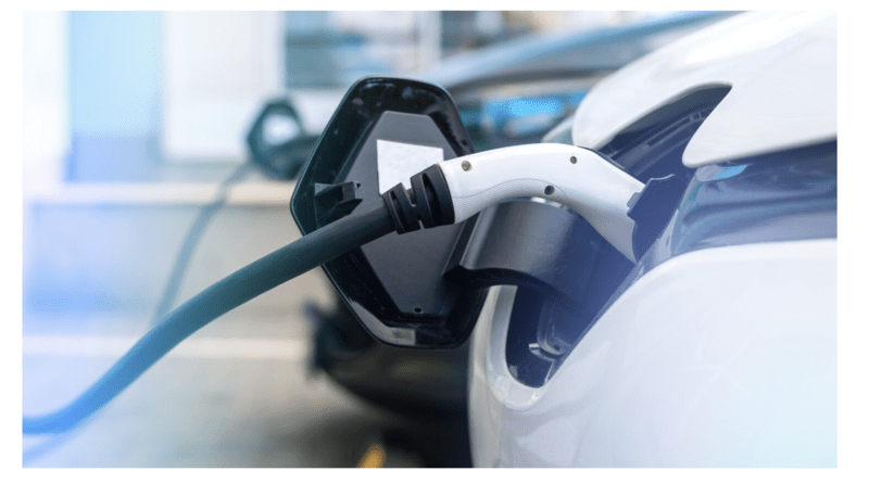 Mașină electrică, Foto: freepik.com