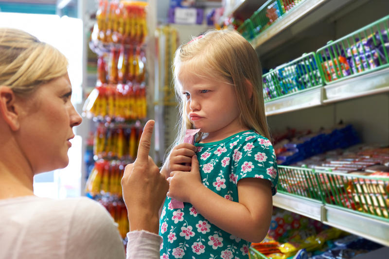 Copiii flămânzi sunt mai predispuși să ceară mâncare în magazin, ceea ce crește riscul unui tantrum, Foto: © Ian Allenden | Dreamstime.com