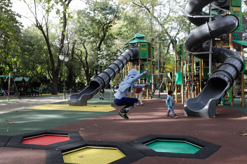 Loc de joacă în Parcul Cișmigiu, octombrie 2023, Foto: Inquam Photos / George Călin