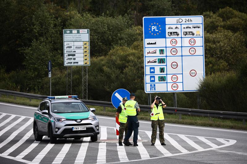 Punct de control polonez la granița cu Slovacia, Foto: AA/ABACA / Abaca Press / Profimedia