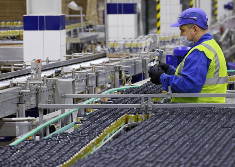 Fabrică Baltika a Carlsberg din Rusia, Foto: Peter Kovalev / TASS / Profimedia