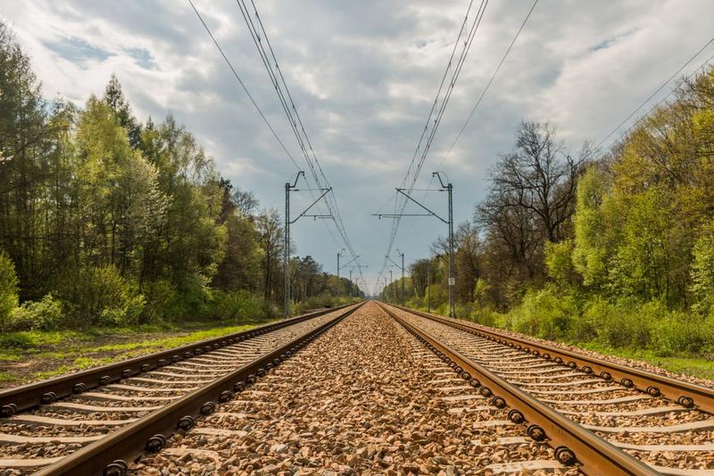 Linii de cale ferata si catenara, Foto: Jaroslaw Wiechecki, Dreamstime.com