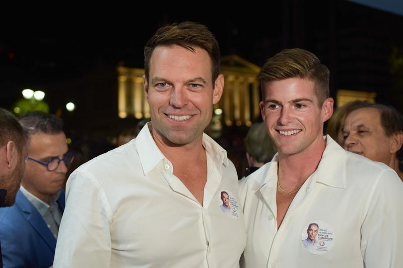 Liderul partidului elen de stânga Syriza, Stefanos Kasselakis, alături de partenerul său, Tyler McBeth, Foto: Dimitris Aspiotis / Shutterstock Editorial / Profimedia