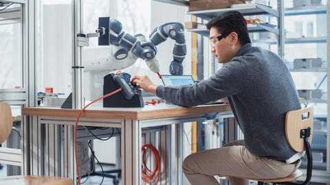 Cercetator chinez, Foto: Aleksa Aleksic | Dreamstime.com