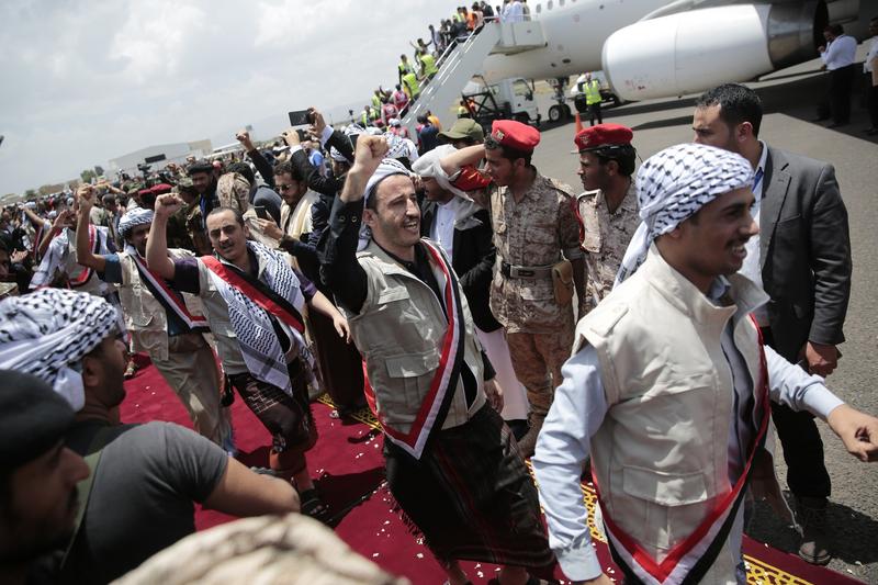 Luptatori Houthi in capitala Yemenului, Foto: Hani Mohammed / Associated Press / Profimedia Images