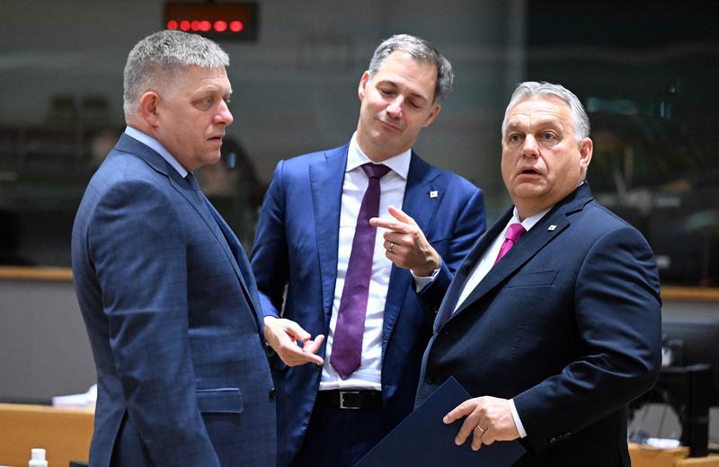 Viktor Orban alaturi de premierii Slovaciei si Belgiei, Robert Fico (stanga) si Alexander De Croo, Foto: AA/ABACA / Abaca Press / Profimedia