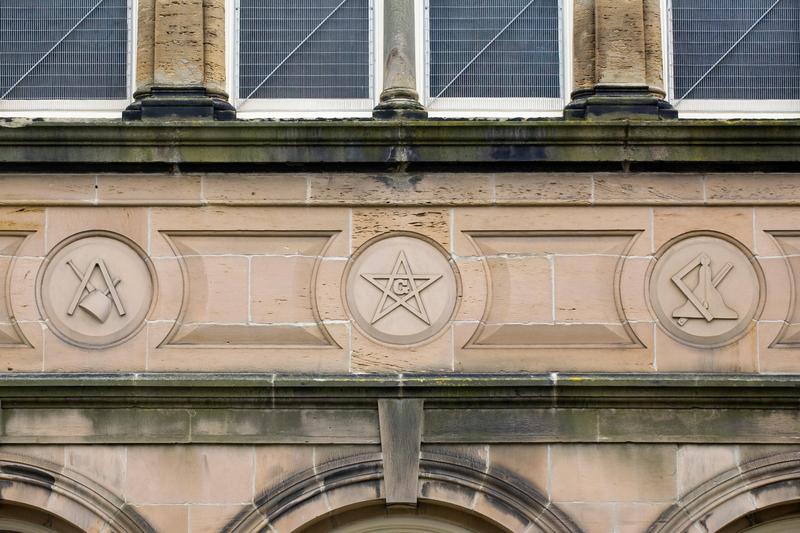 Simboluri ale francmasonilor pe o loja din Marea Britanie, Foto: Clare Gainey / Alamy / Profimedia Images