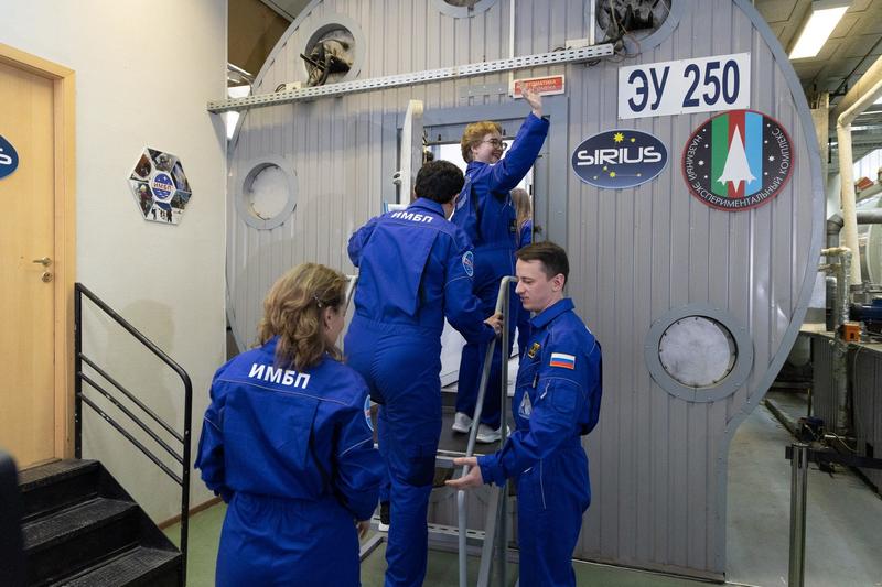 Simulare a zborului unor cosmonauti catre luna efectuata de Academia Rusa de Stiinte, Foto: AFP / AFP / Profimedia