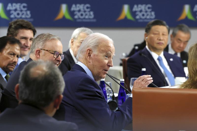 Joe Biden şi Xi Jinping la summitul forumului de cooperare economică Asia-Pacific (APEC), Foto: Pool for Yomiuri / AP / Profimedia