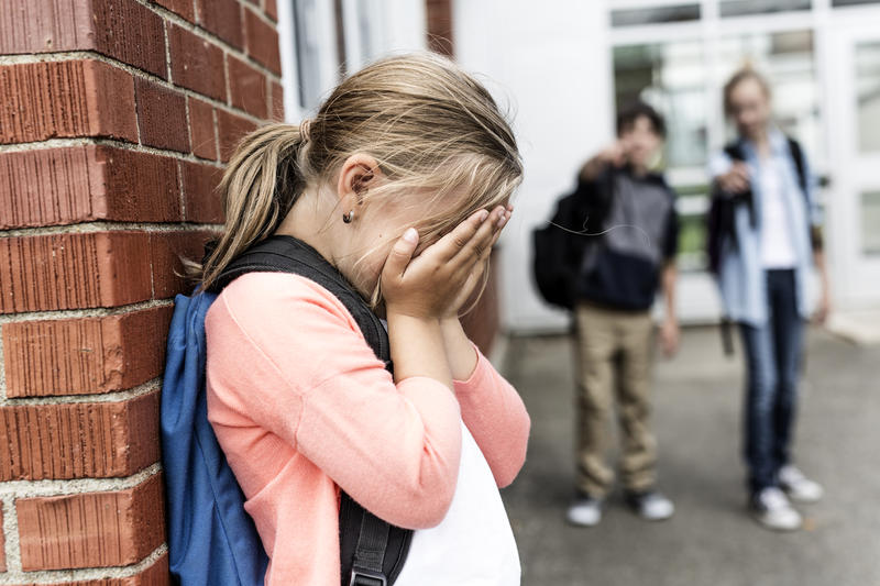 Bullyingul se poate petrece la școală, la grădiniță, la locul de joacă sau chiar în familie., Foto: © Lopolo | Dreamstime.com
