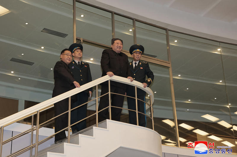 Kim Jong Un la centrul de control aerospațial din Coreea de Nord, Foto: STR / AFP / Profimedia