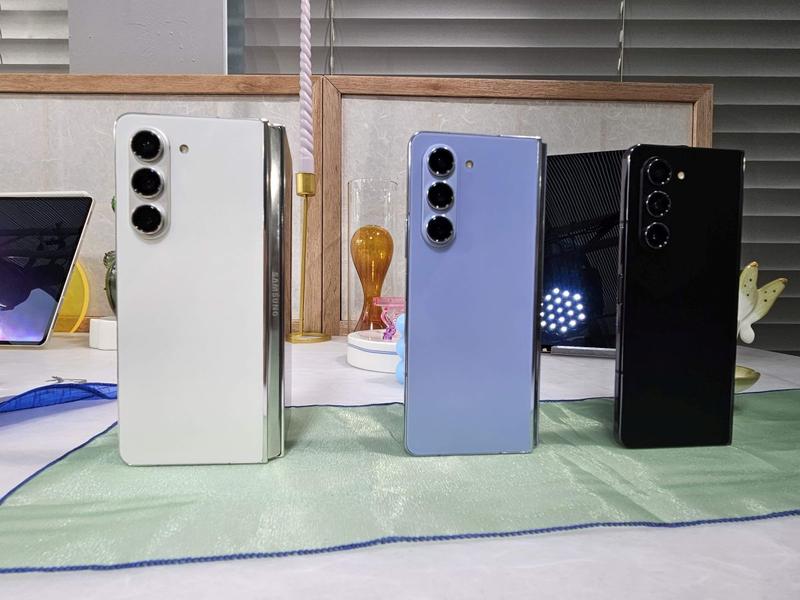 Telefoane, Foto: Vlad Barza / HotNews.ro