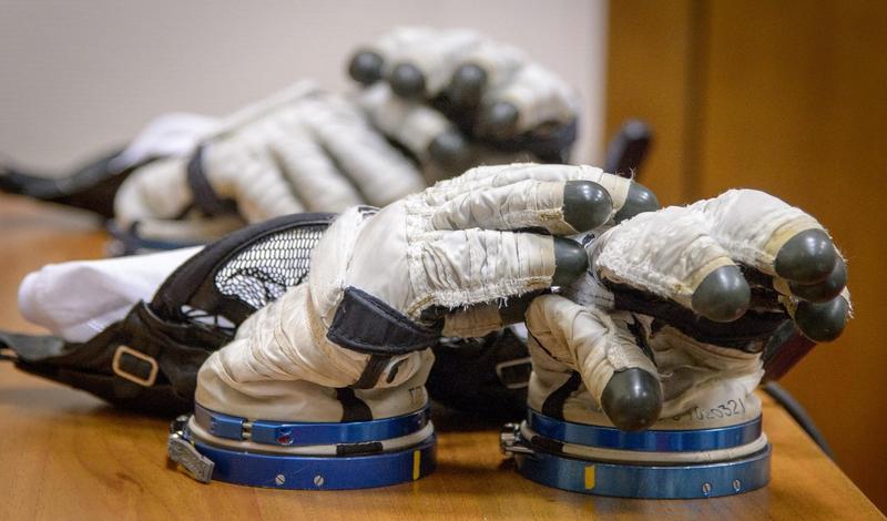 mănuși de astronaut, Foto: NG Images / Alamy / Alamy / Profimedia