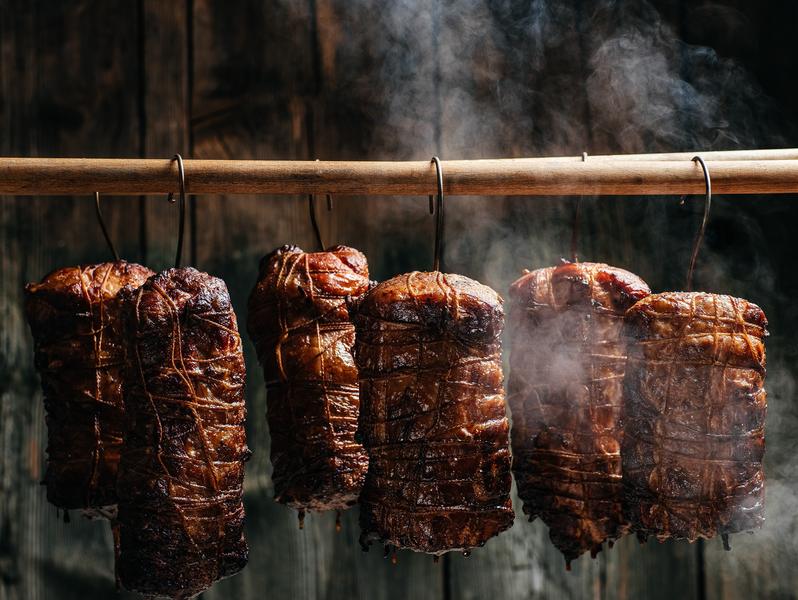 Preparate din carne de porc la afumat, Foto: Shutterstock