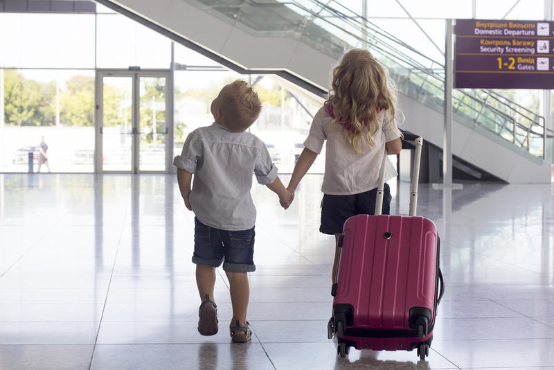 Copii la aeroport, Foto: Shutterstock