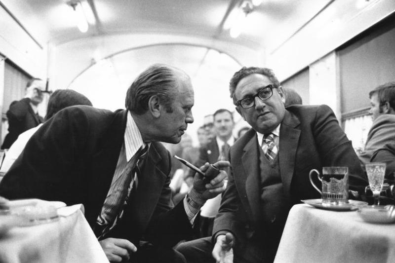 Fostul presedinte american Gerald Ford alaturi de Kissinger in 1974, Foto: David Hume Kennerly / Zuma Press / Profimedia Images