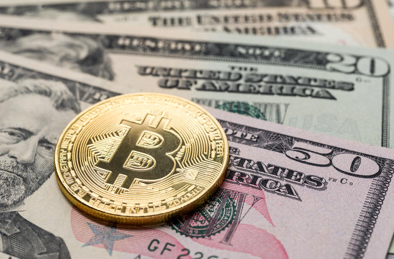 bitcoin-dolar, Foto: Dreamstime