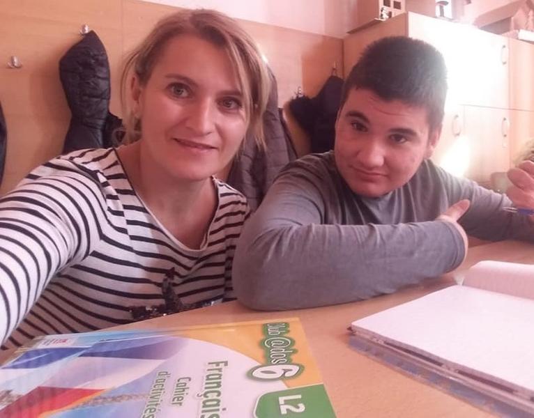 David a fost mereu însoțit la școală de mama lui, Foto: Arhiva personala