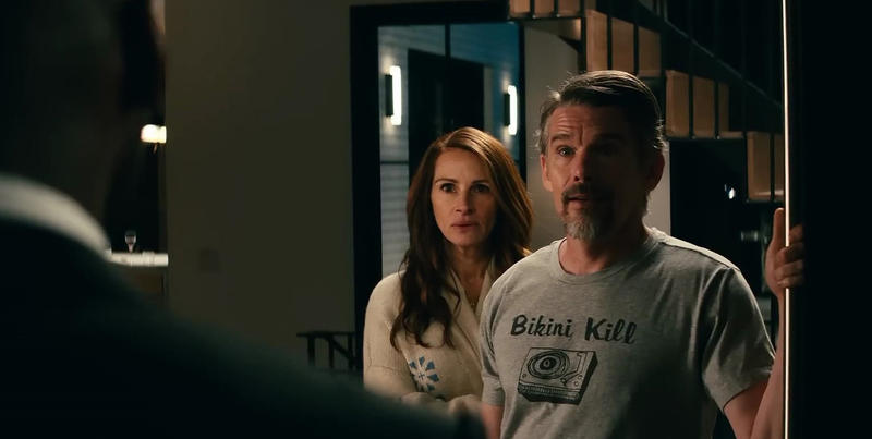 Ethan Hawke si Julia Roberts in „Leave the World Behind”, Foto: BACKGRID / Backgrid UK / Profimedia