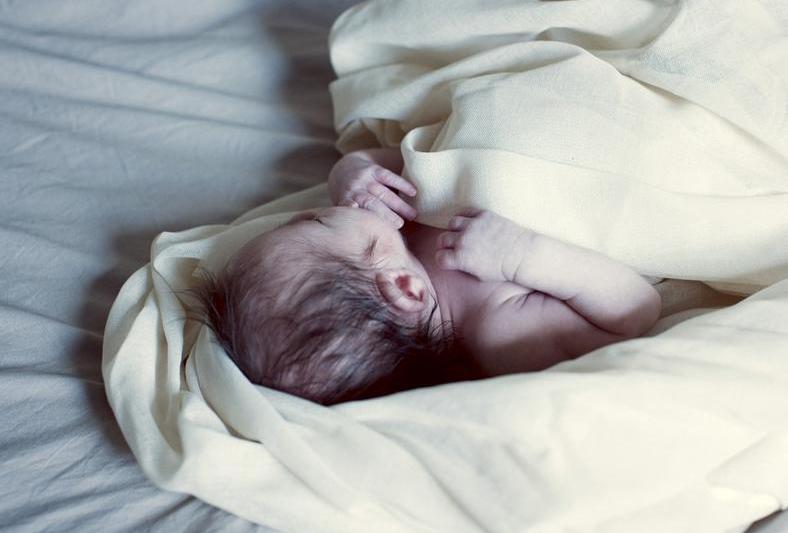 Bebeluș în primele zile de viață, Foto: - / PhotoAlto / Profimedia