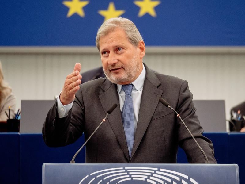 comisarul UE pentru buget Johannes Hahn, Foto: Union Europeenne / AFP / Profimedia Images