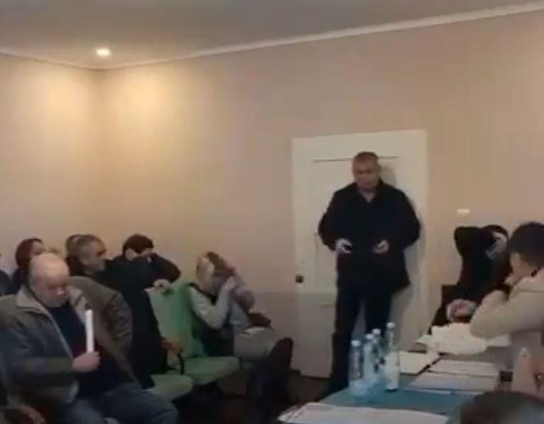 Grenade aruncate într-o ședință dintr-un sat din Ucraina, Foto: Captura Twitter