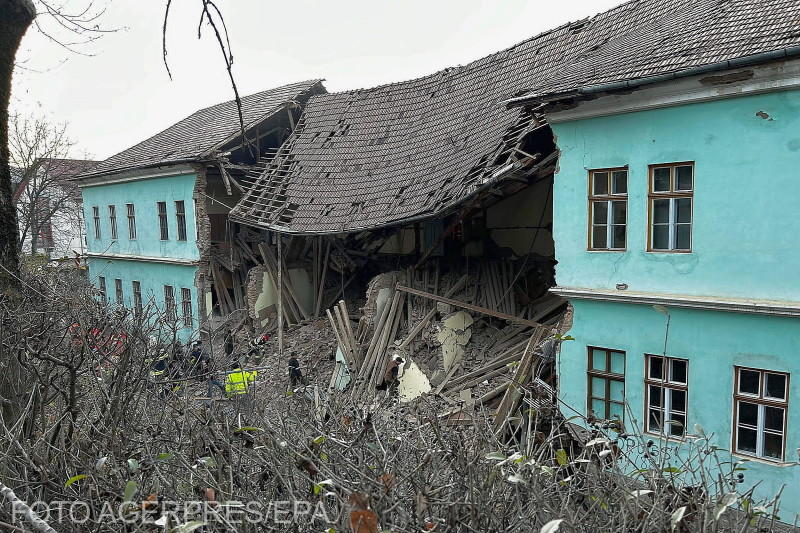 Interventie la caminul liceului din Odorheiu Secuiesc, Foto: Agerpres