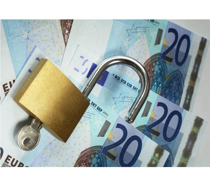 euro-bani-lacat, Foto: Dreamstime