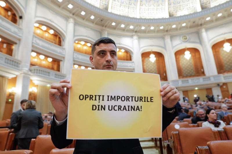 George Simion, protest în Parlament, 18 aprilie 2023, Foto: Inquam Photos / George Calin