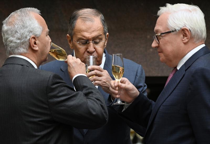 Serghei Riabkov alaturi de ministrul de externe Serghei Lavrov si un alt diplomat de la Moscova, Foto: Kommersant Photo Agency / ddp USA / Profimedia