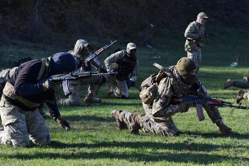 Instrucție cu militari ucraineni în regiunea Zaporojie, Foto: Andriy Andriyenko/SOPA Images / Shutterstock Editorial / Profimedia