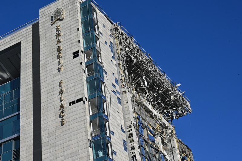 Război în Ucraina: Hotelul Kharkiv Palace din Harkov, lovit cu rachete de ruși, Foto: SERGEY BOBOK / AFP / Profimedia