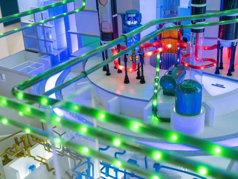 Machetă de reactor modular de mici dimensiuni (SMR), Foto: MARIO FOURMY / Sipa Press / Profimedia