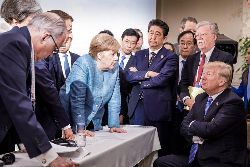 Donald Trump in una dintre cele mai faimoase fotografii ale presedintiei sale: la summitul G7 din 2018 ce a avut loc in Canada, Foto: German Federal Government / UPI / Profimedia Images