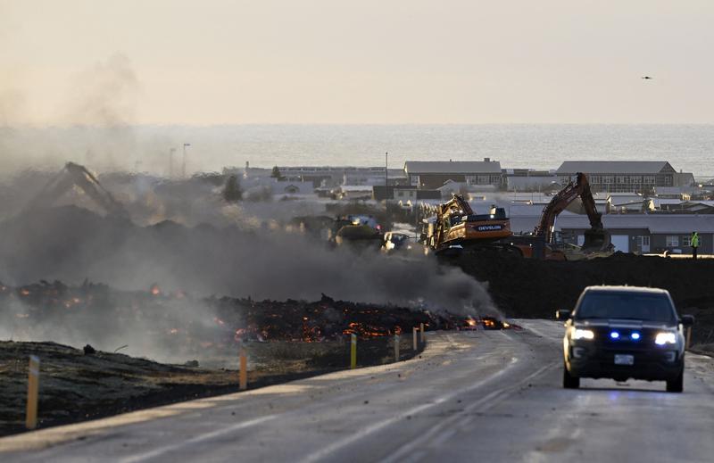 Oraşul Grindavik din Islanda, evacuat din nou după o nouă erupție vulcanică, Foto: Halldor KOLBEINS / AFP / Profimedia