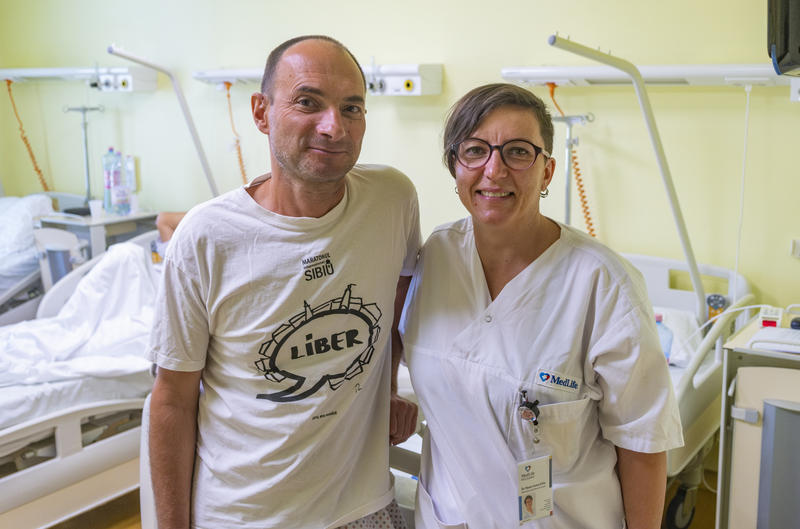 Alpinistul Teodor Tulpan și medicul neurochirurg Sofia Nistor, Foto: MedLife