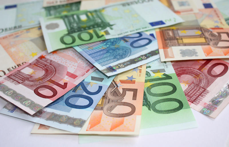 Euro, Foto: © Tanyashir | Dreamstime.com